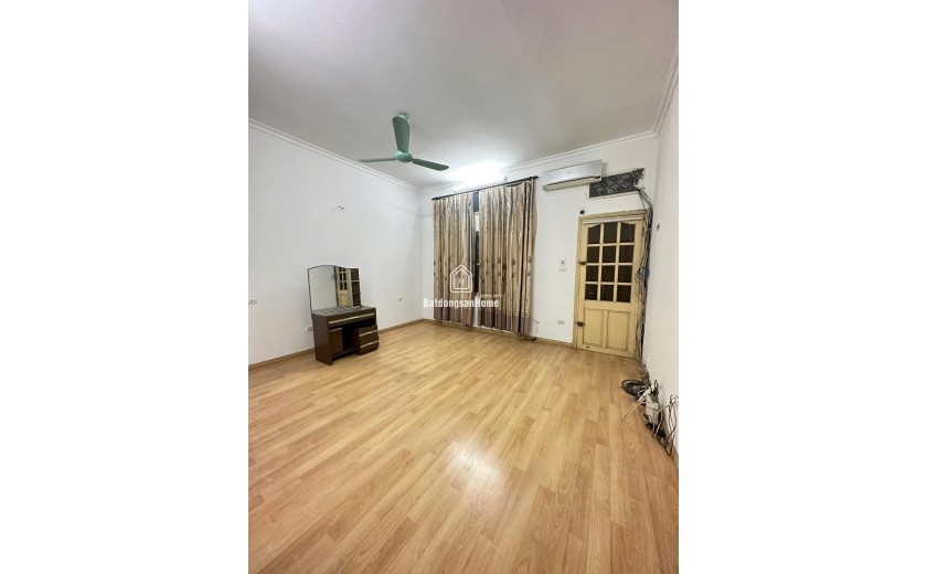 Cho thuê nhà ở gia đình, nhóm 7 người đi làm phố Hoàng Văn Thái, 60m2 x 5 tầng, 5PN, 14.5 triệu